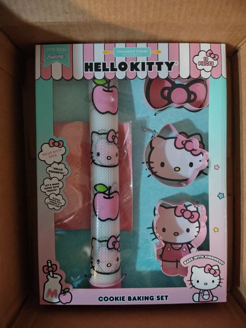 Happy Holidays (2024) - Baking with Hello Kitty