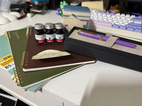 Fountain Pens “Red” Secret Santa 2025 - Thank you Santa!